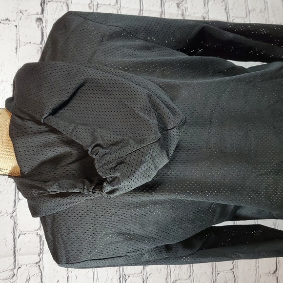 GUESS 'Eliza' Mesh Cropped Black Hooded Long Sleeve Top Size M NWT - Picture 5 of 9